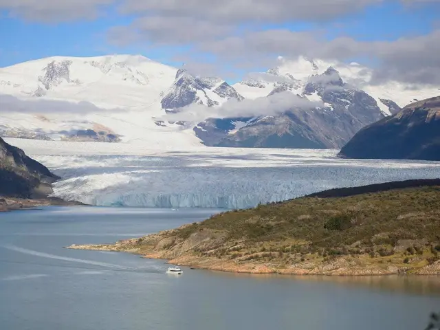 Navigating to the largest glacier in the national park: the Upsala Glacier