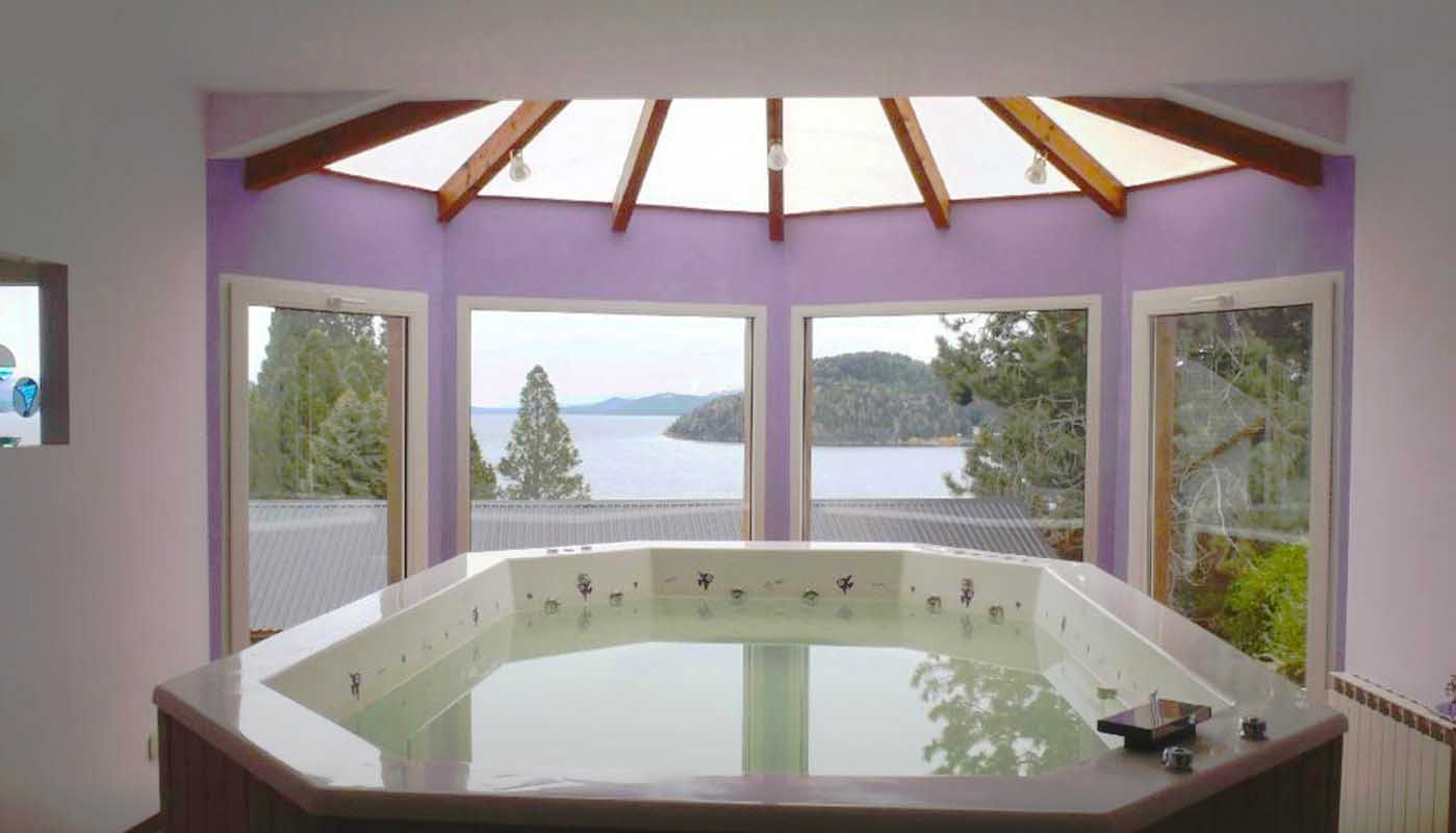 Jacuzzi with lake view