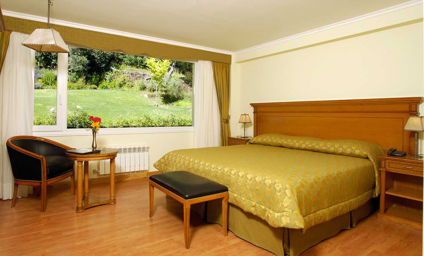 Standard category room with park view