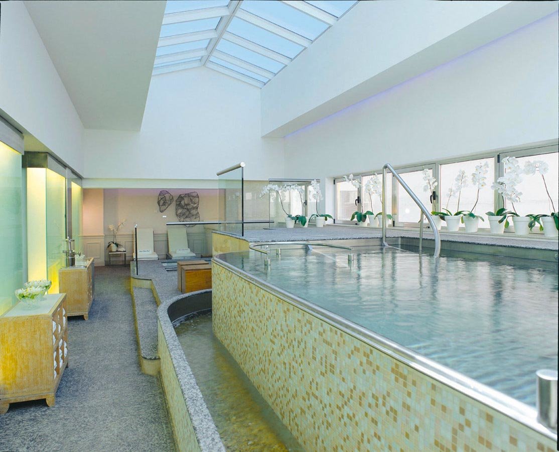 Ludic indoor heated pool in the spa