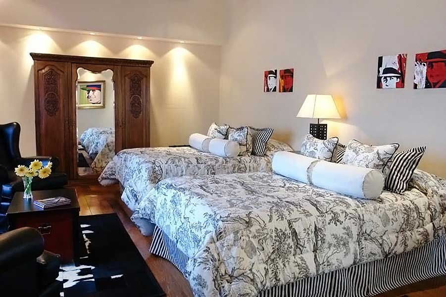 Suite twin