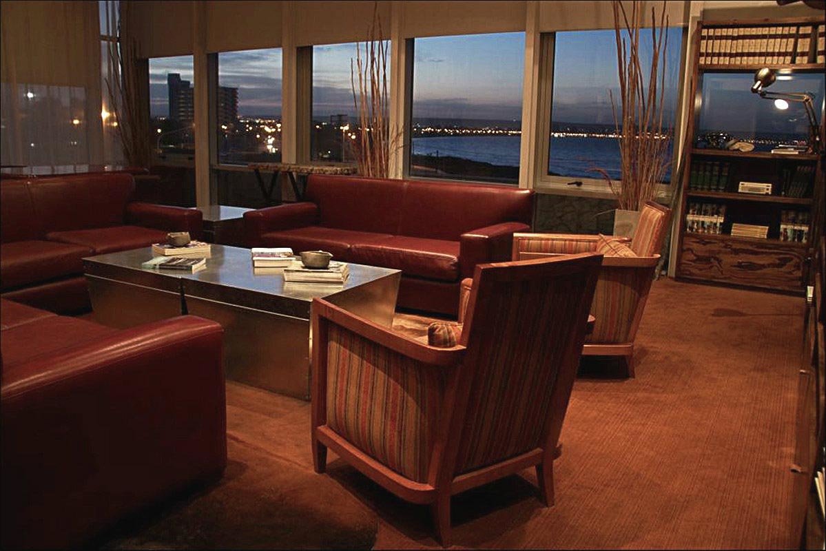 The hotel&rsquo;s library