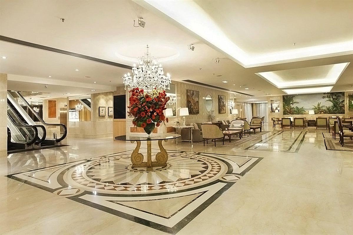 The hotel&rsquo;s lobby