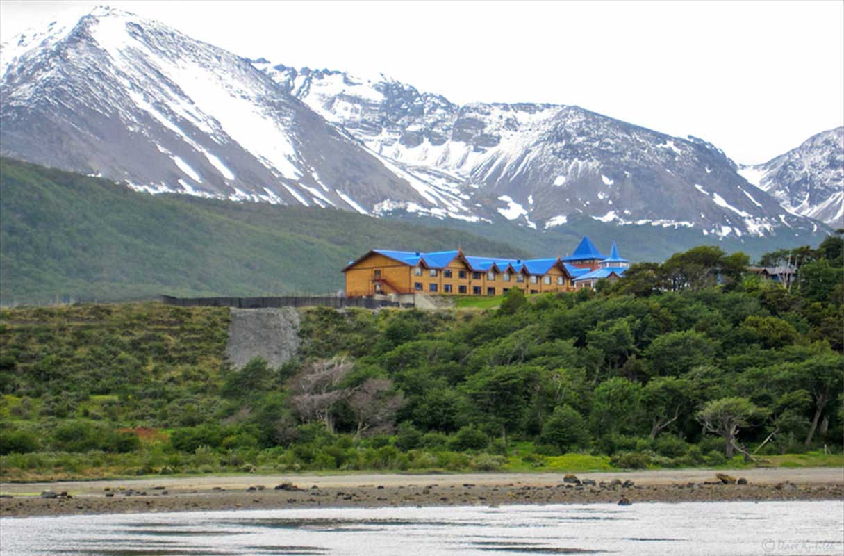 Los Ñires is in a beautiful scenic location