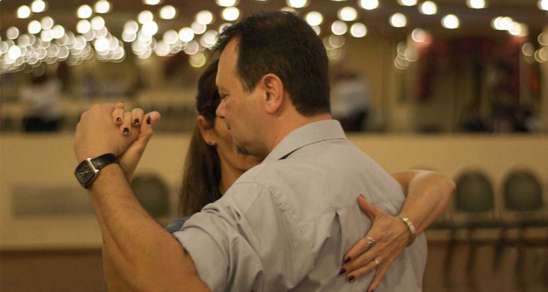 Have a personalized private tango lesson with a professional dancer