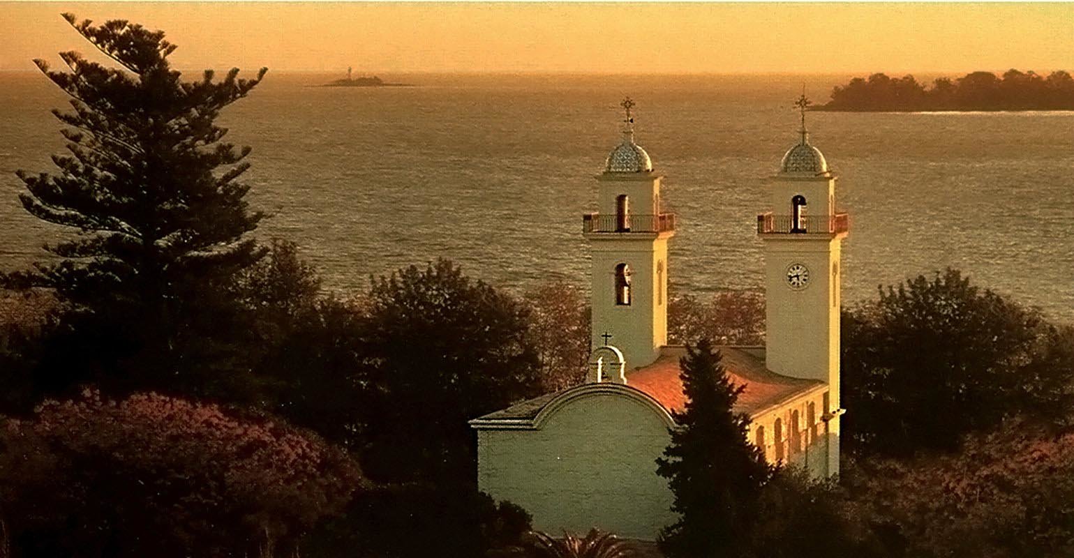 The Rio de la Plata (River Plate) is the natural border between Argentina and Uruguay