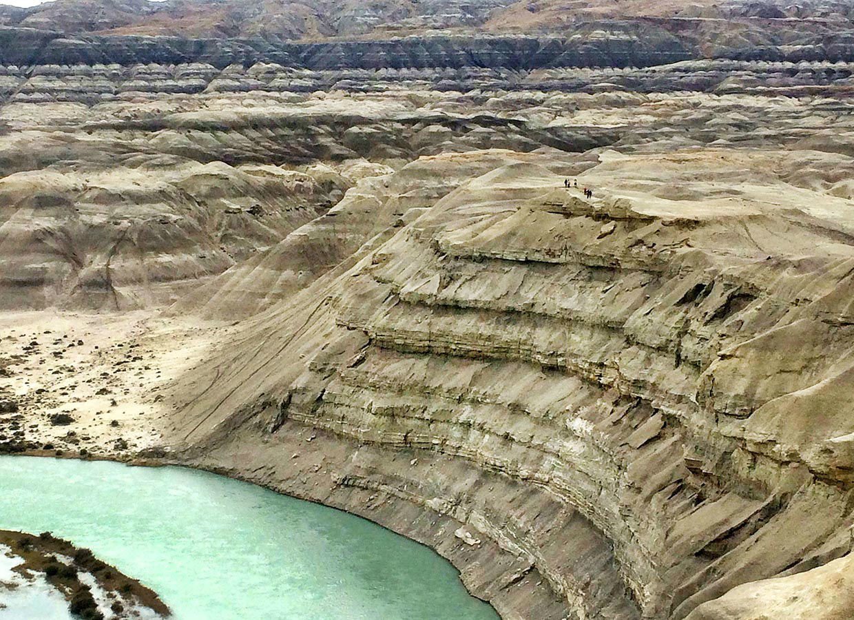 Argentino Lake, hidden away in a depression