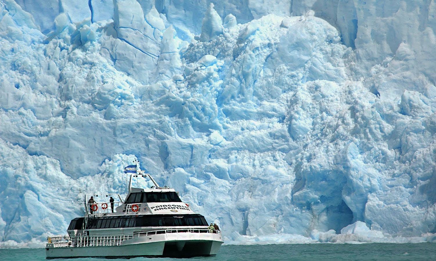 Getting close to humongous glaciers!