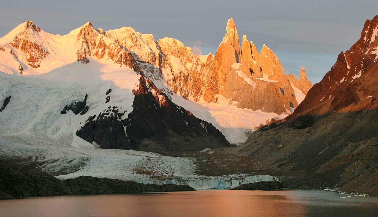 The sun descends upon Cerro Torre
