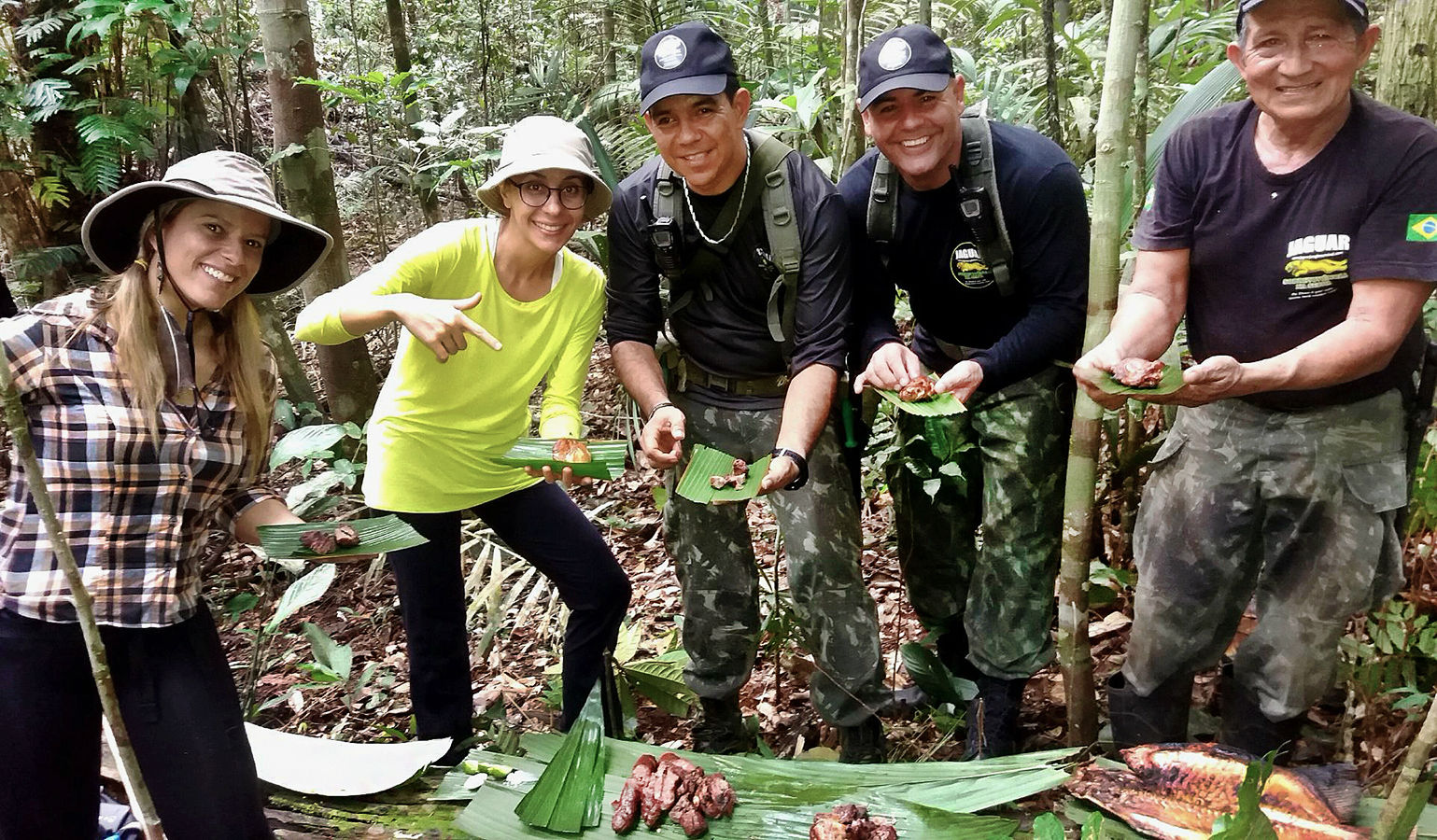Dinnertime barbecue served on leaves!