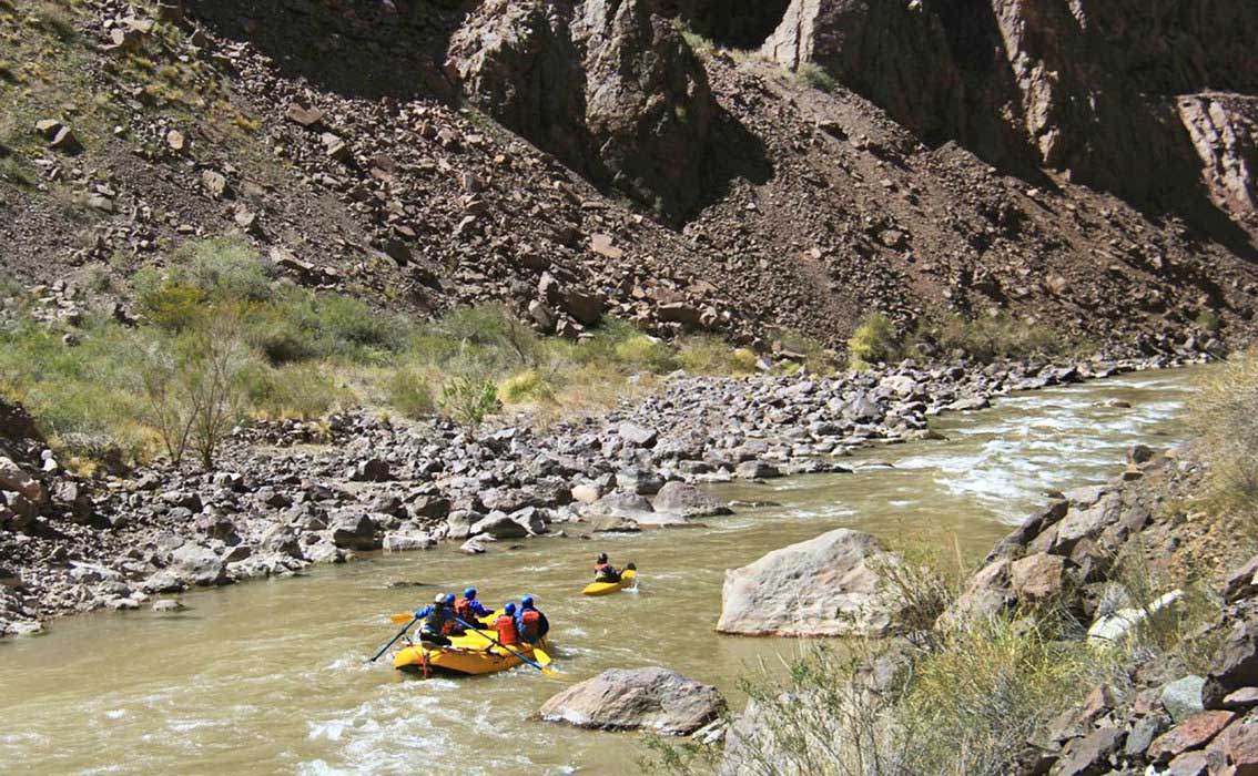 Take in the beauty of this glorious scenery, as you traverse the river