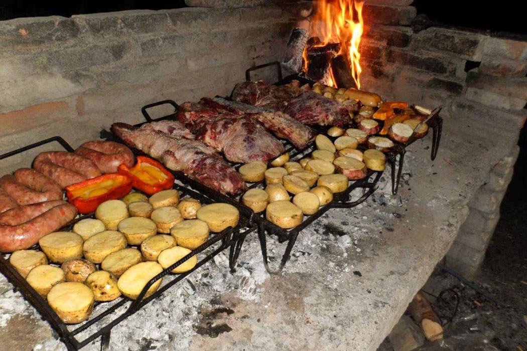 We&rsquo;ll enjoy a delicious dinner of asado (meat barbeque) with wine