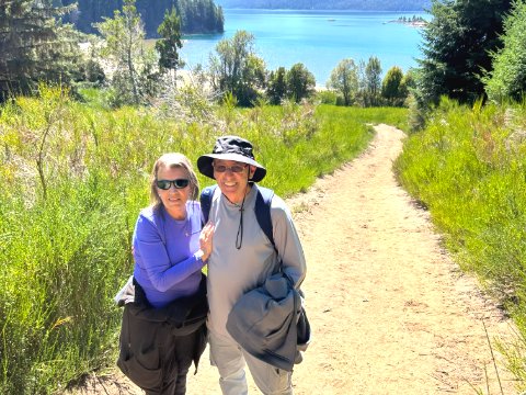 Trail leads to turquoise lakes in Bariloche's wilderness