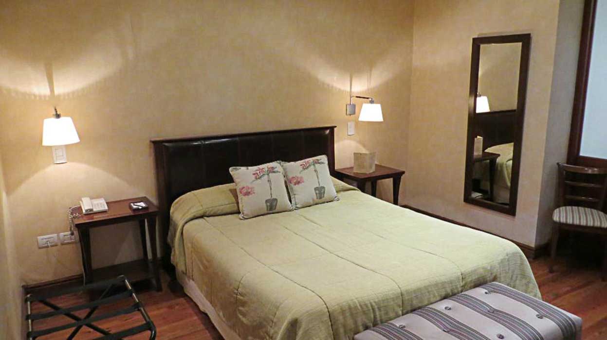 club tapiz room with inner patio view