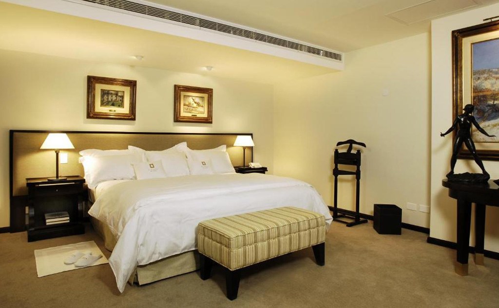 Master Suite bedroom