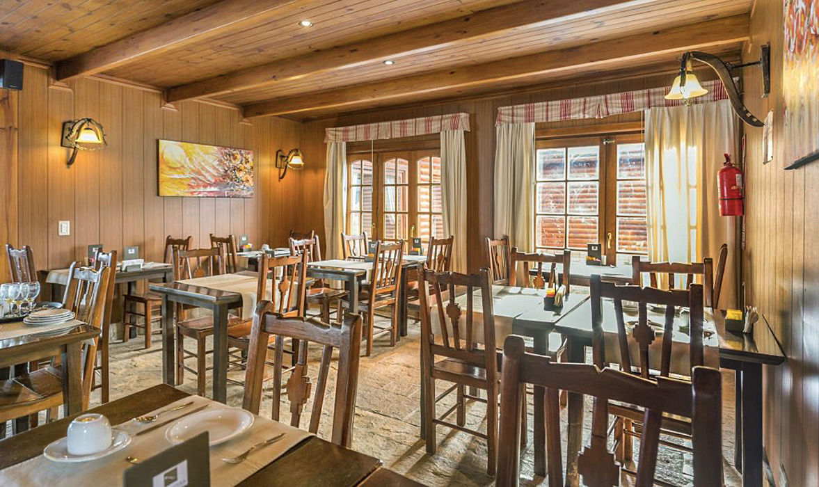 The restaurant (opens for dinner)