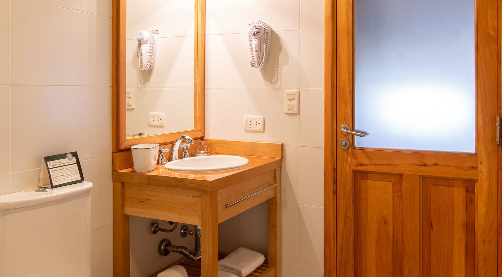 Standard room · bathroom
