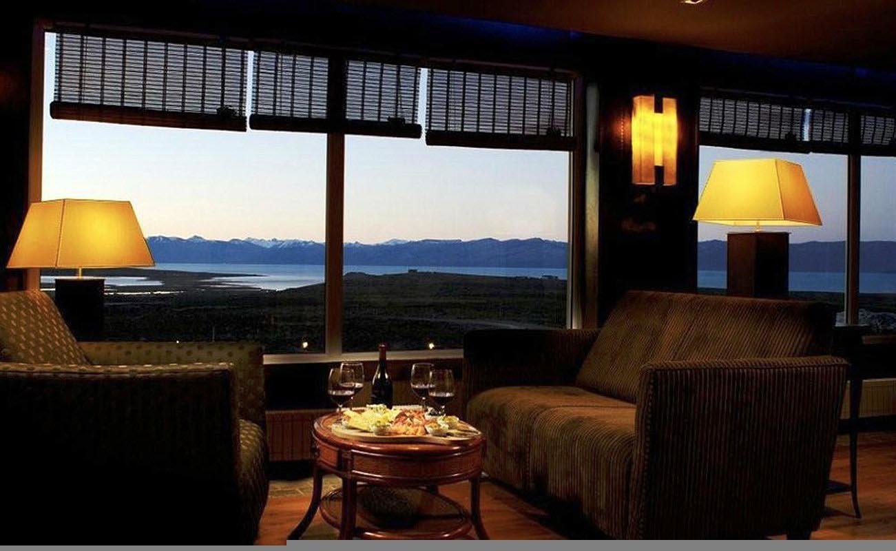 From the lobby you can enjoy panoramic views of lakes and mountains