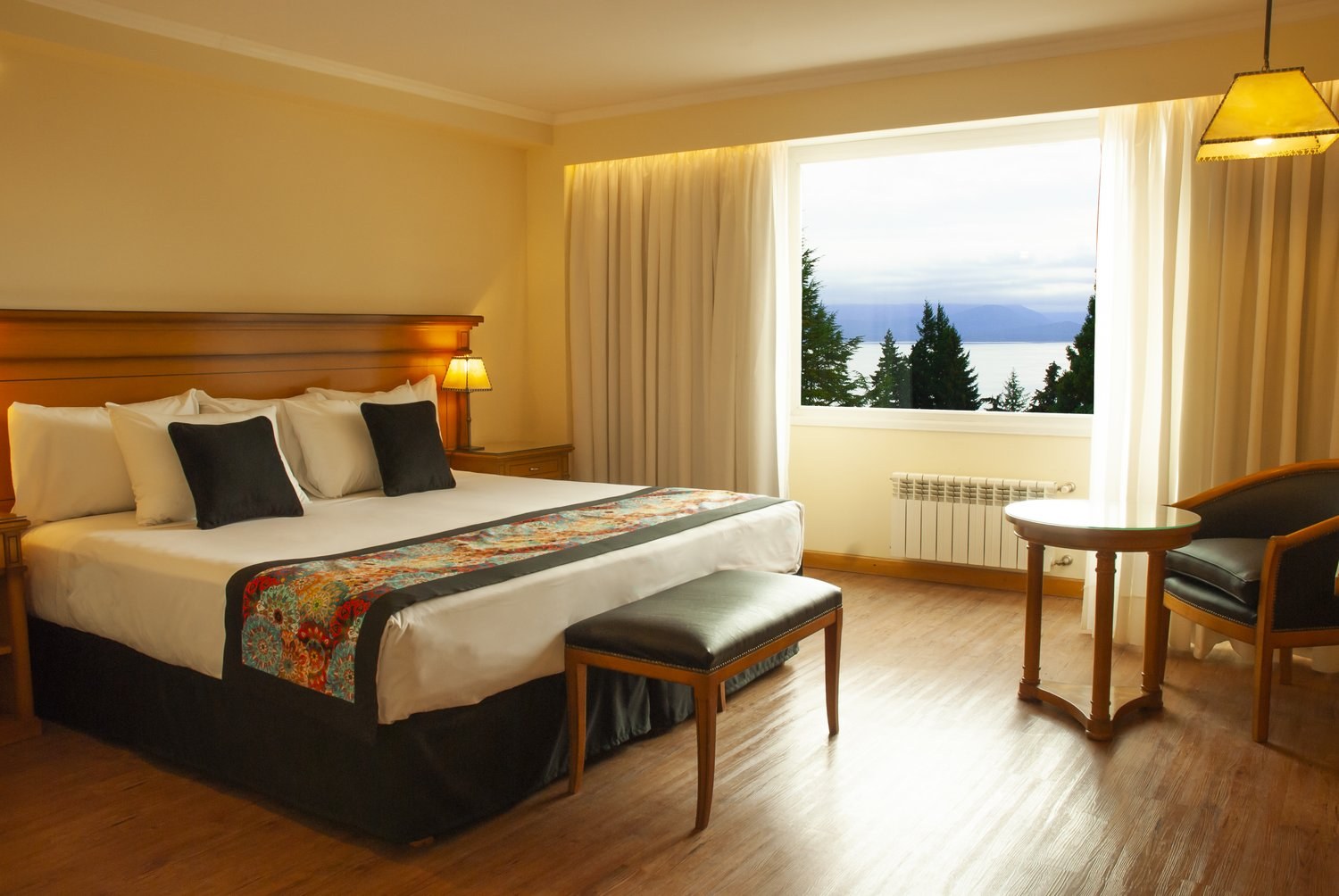 Senior Lake View room