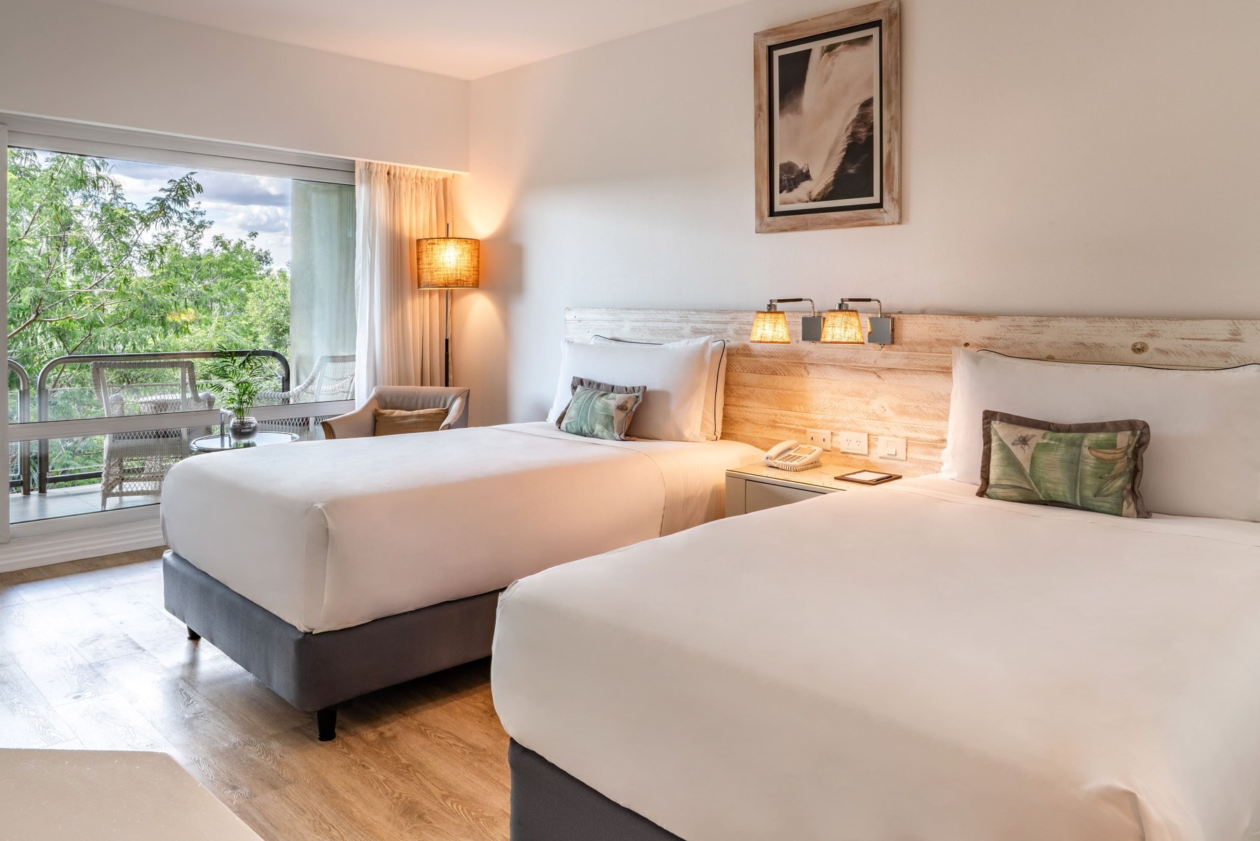 Deluxe Jungle View room with twin beds