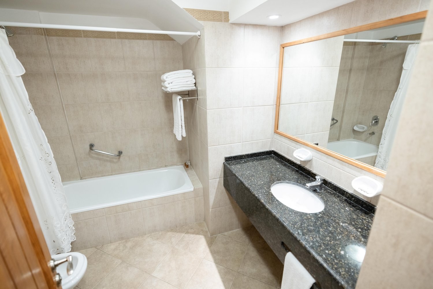 Senior room bathroom
