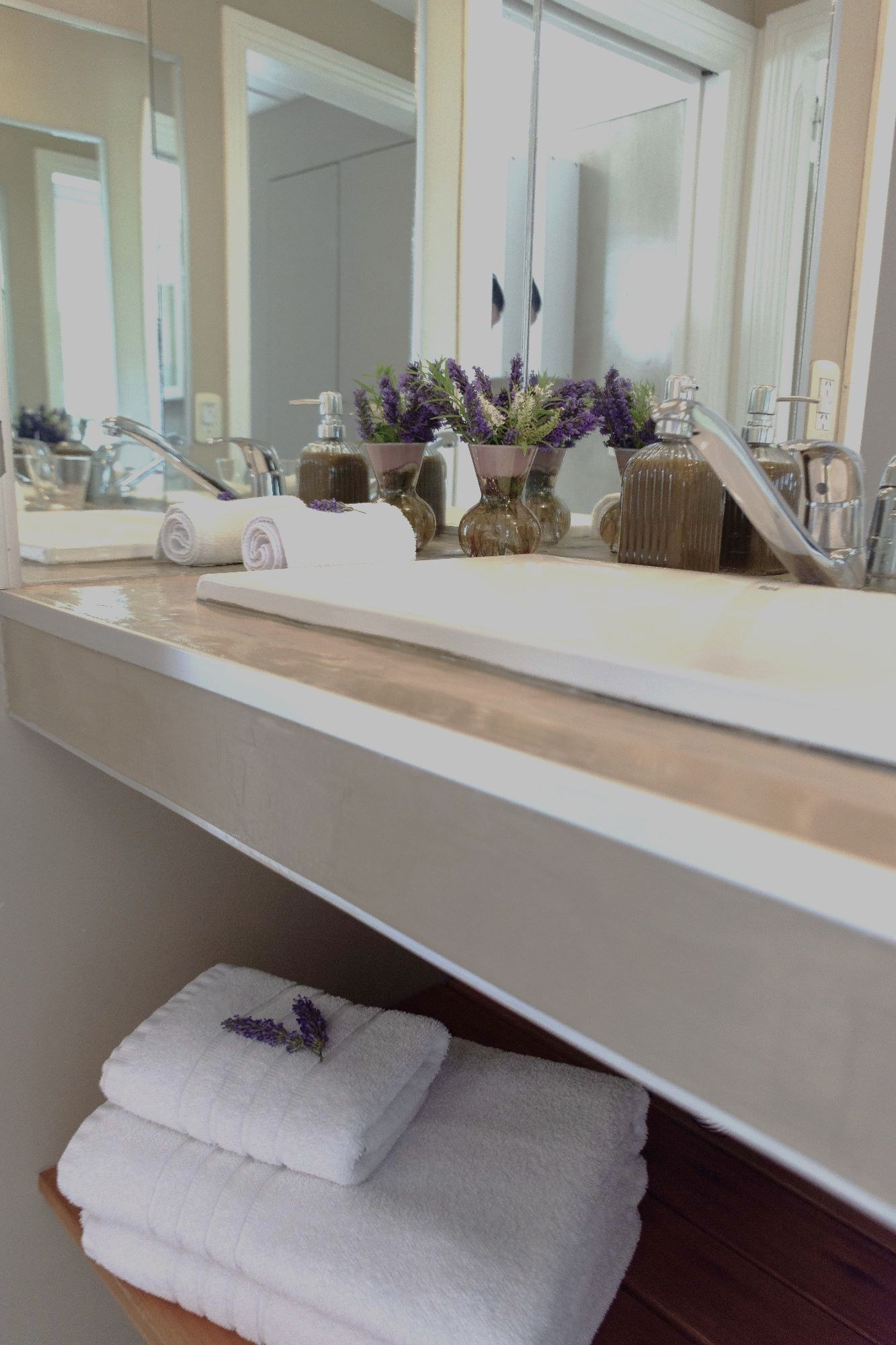 Gallery room · bathroom