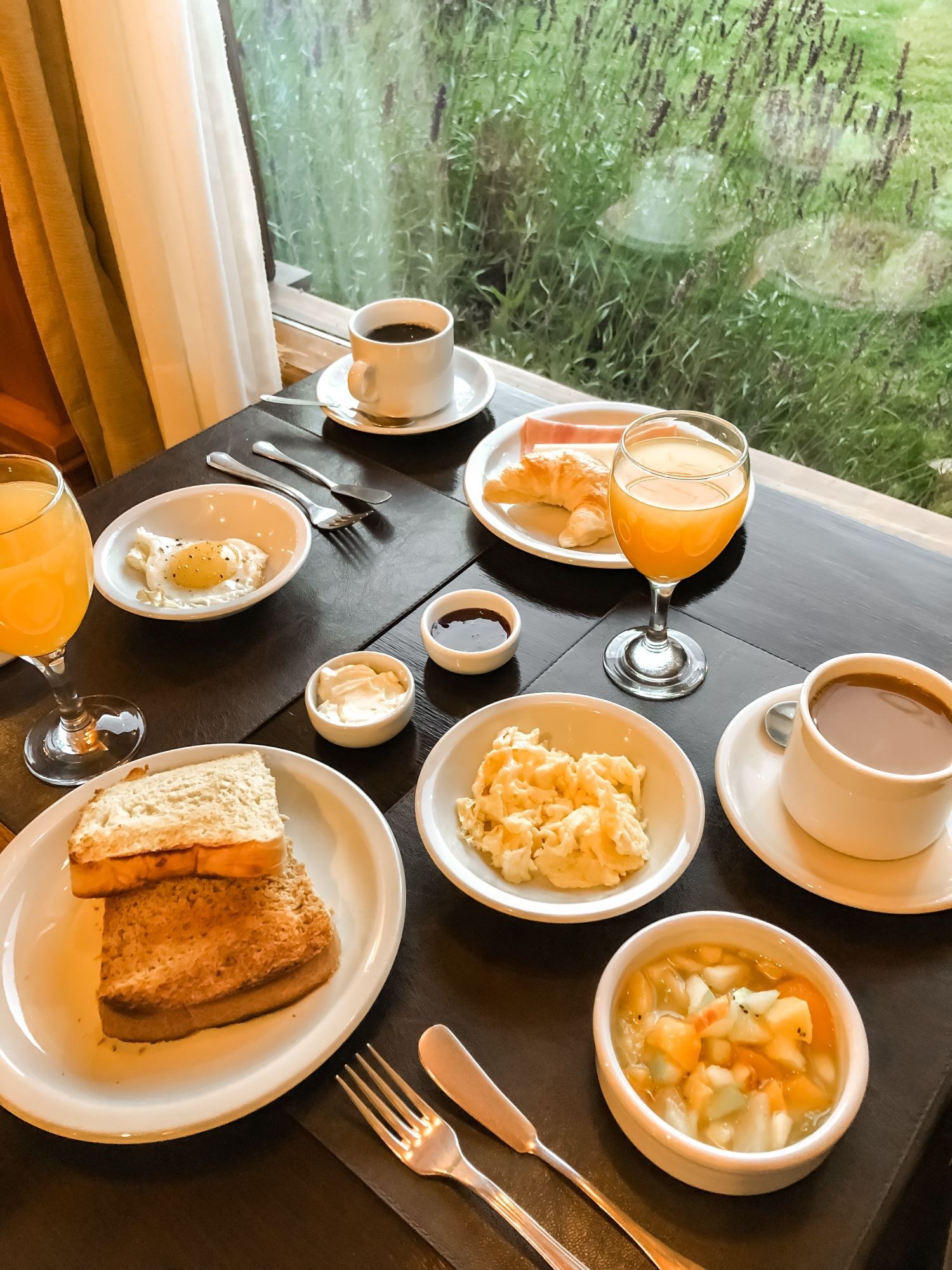 Breakfast at Hostería Senderos