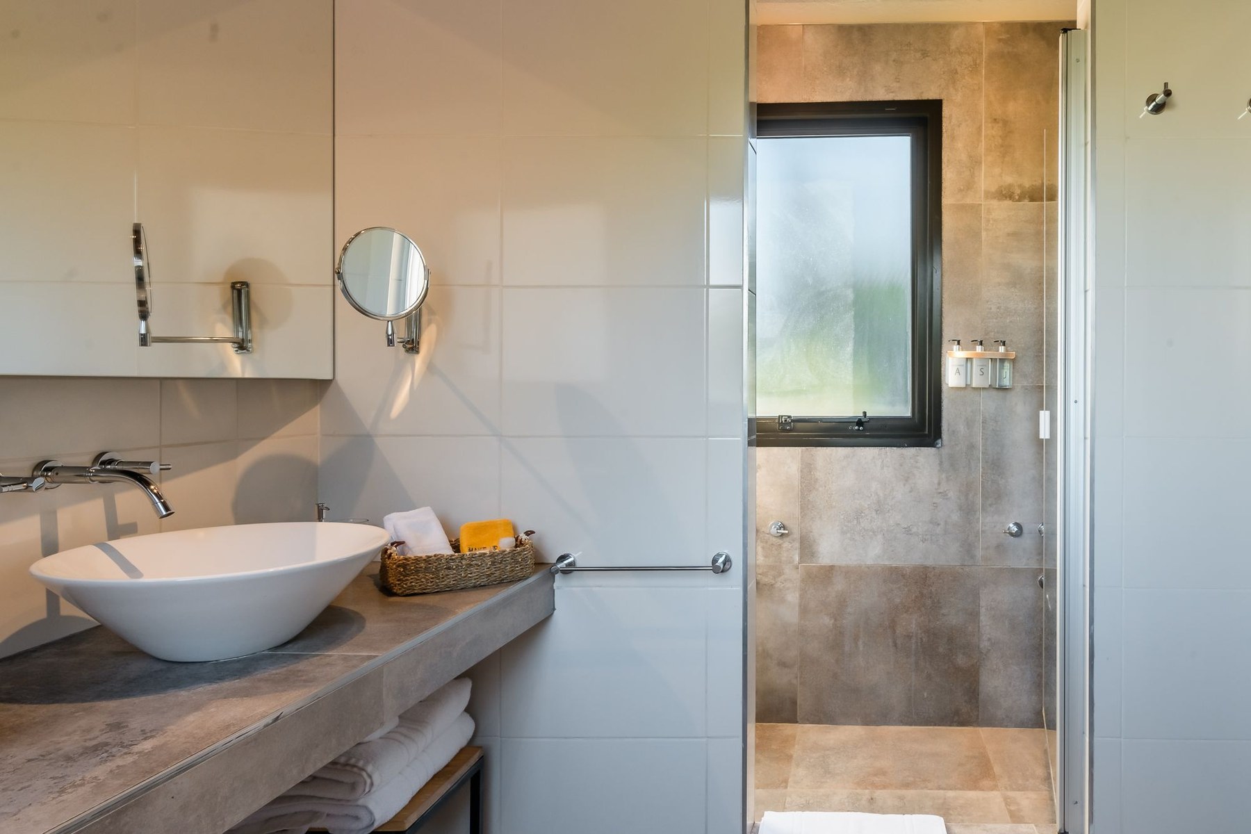 Classic room bathroom